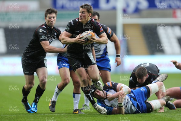 100514 - Ospreys v Connacht, RaboDirect PRO12 - Osprey's Jeff Hassler looks to break away