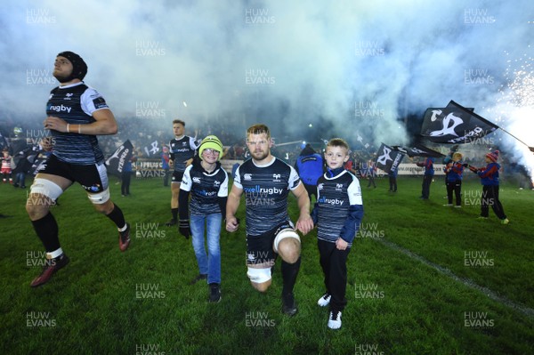 261018 - Ospreys v Connacht - Guinness PRO14 - Olly Cracknell of Ospreys leads out his side out at the Brewery Field, Bridgend