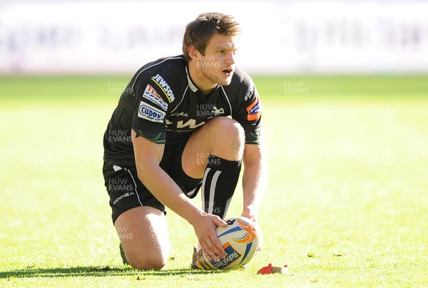 271012 - Ospreys v Connacht - RaboDirect PRO12 -Dan Biggar of Ospreys