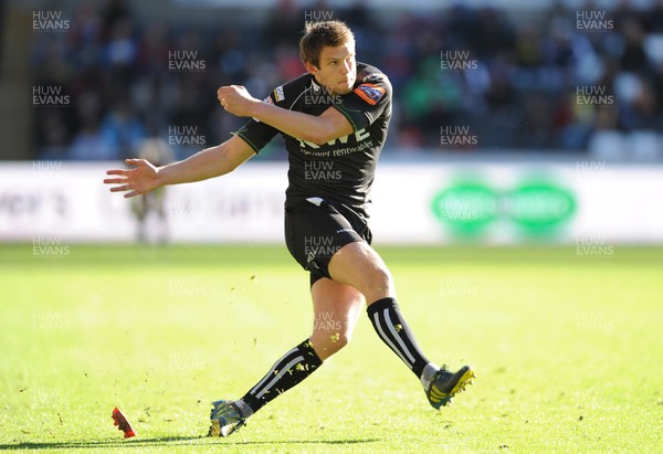 271012 - Ospreys v Connacht - RaboDirect PRO12 -Dan Biggar of Ospreys