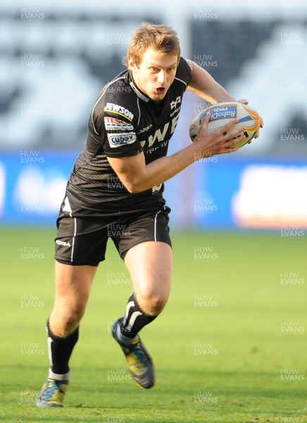 271012 - Ospreys v Connacht - RaboDirect PRO12 -Dan Biggar of Ospreys