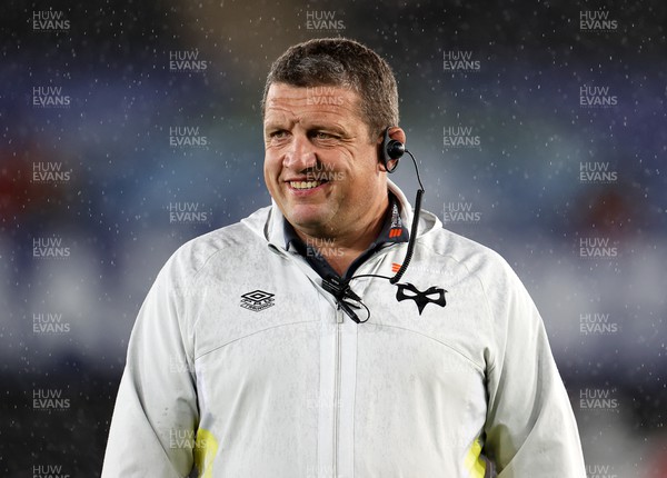141022 - Ospreys v DHL Stormers - BKT United Rugby Championship - Ospreys Head Coach Toby Booth