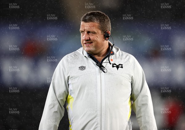 141022 - Ospreys v DHL Stormers - BKT United Rugby Championship - Ospreys Head Coach Toby Booth