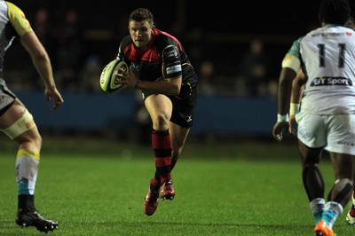 141114 -  Ospreys v Newport Gwent Dragons, LV= Cup, Brewery Field, Bridgend - Sam Parry attacks the Ospreys defence