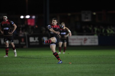 141114 -  Ospreys v Newport Gwent Dragons, LV= Cup, Brewery Field, Bridgend - Dorian Jones kicks for goal 