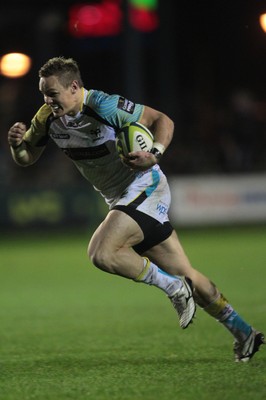 141114 -  Ospreys v Newport Gwent Dragons, LV= Cup, Brewery Field, Bridgend - Hanno Dirksen breaks to score for the Ospreys