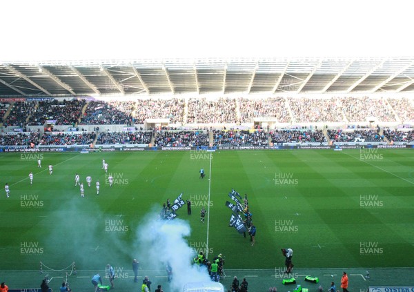 200412 Ospreys v Dragons- RaboDirect PRO 12 -Ospreys' Shane Williams leads out the team on his final league appearence