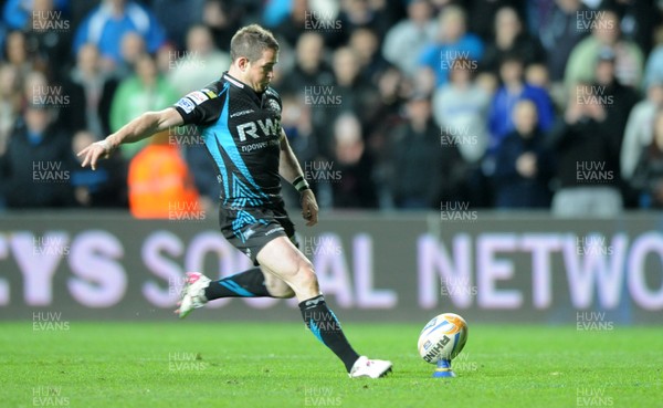 200412 - Ospreys v Newport-Gwent Dragons - RaboDirect PRO12 -Shane Williams of Ospreys converts his own try