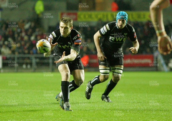 220313 Ospreys v Newport Gwent Dragons - RaboDirectPro12 -Ospreys' Dan Biggar and Justin Tipuric return to Pro12 action 