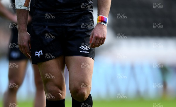250323 - Ospreys v Dragons - United Rugby Championship - Owen Watkin of Ospreys shows support in the unity round