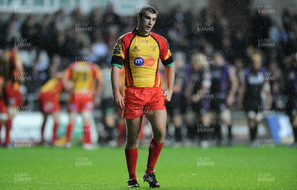 30.10.10 - Ospreys v Newport-Gwent Dragons - Magners League - Tom Riley of Newport-Gwent Dragons. 