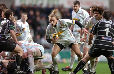 311206 - Ospreys v Newport Gwent Dragons - Magners League - Dragons Paul Emerick finds a gap 