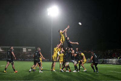 241026 - Ospreys v Dragons - United Rugby Championship - Matthew Screech of Dragons wins the line out