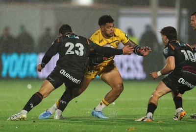 241026 Ospreys v Dragons RFC, BKT United Rugby Championship - Fetuli Paea of Dragons RFC takes on Lalakai Foketi of Ospreys and Dan Edwards of Ospreys