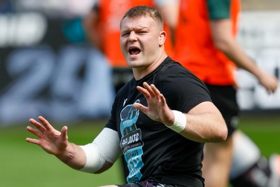 260425 - Ospreys v Dragons RFC - United Rugby Championship - Dewi Lake of Ospreys warming up before the game