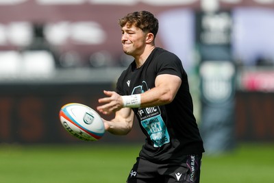 260425 - Ospreys v Dragons RFC - United Rugby Championship - Dan Edwards of Ospreys warming up before the game