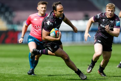 260425 - Ospreys v Dragons RFC - United Rugby Championship - Evardi Boshoff of Ospreys