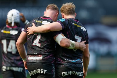 260425 - Ospreys v Dragons RFC - United Rugby Championship - Dewi Lake of Ospreys celebrates after scoring