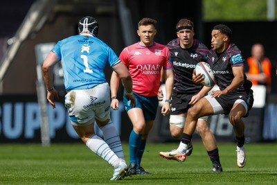 260425 - Ospreys v Dragons RFC - United Rugby Championship - Keelan Giles of Ospreys