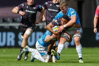260425 - Ospreys v Dragons RFC - United Rugby Championship - Keelan Giles of Ospreys 