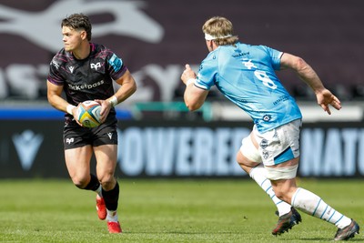 260425 - Ospreys v Dragons RFC - United Rugby Championship - Jack Walsh of Ospreys