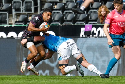 260425 - Ospreys v Dragons RFC - United Rugby Championship - Keelan Giles of Ospreys