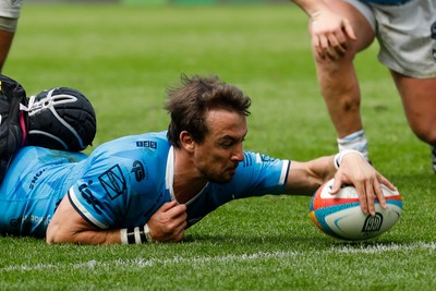 260425 - Ospreys v Dragons RFC - United Rugby Championship - Rhodri Williams of Dragons Scores a Try