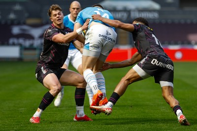 260425 - Ospreys v Dragons RFC - United Rugby Championship - Harry Rees-Weldon of Dragons is tackled by Jack Walsh of Ospreys