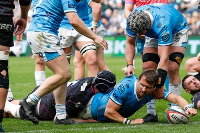 260425 - Ospreys v Dragons RFC - United Rugby Championship - Rhodri Williams of Dragons Scores a Try