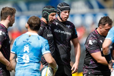 260425 - Ospreys v Dragons RFC - United Rugby Championship - Adam Beard of Ospreys