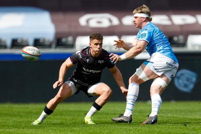 260425 - Ospreys v Dragons RFC - United Rugby Championship - Aaron Wainwright of Dragons