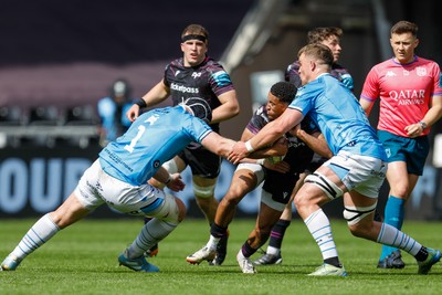 260425 - Ospreys v Dragons RFC - United Rugby Championship - Keelan Giles of Ospreys