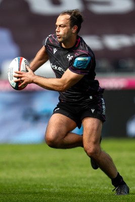 260425 - Ospreys v Dragons RFC - United Rugby Championship - Evardi Boshoff of Ospreys