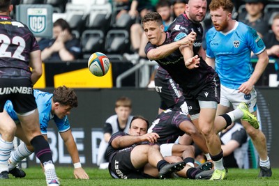 260425 - Ospreys v Dragons RFC - United Rugby Championship - Kieran Hardy of Ospreys