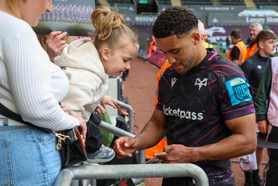 260425 - Ospreys v Dragons RFC - United Rugby Championship - Ospreys players with fans after game