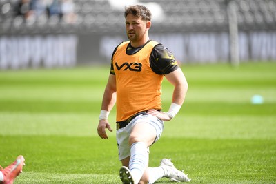 260425 - Ospreys v Dragons RFC - United Rugby Championship - James Benjamin of Dragons