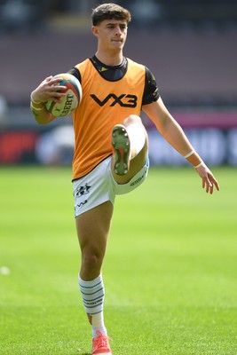260425 - Ospreys v Dragons RFC - United Rugby Championship - Che Hope of Dragons