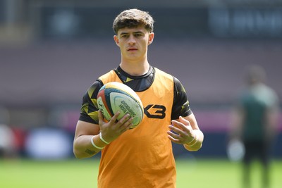 260425 - Ospreys v Dragons RFC - United Rugby Championship - Che Hope of Dragons
