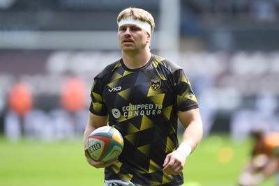260425 - Ospreys v Dragons RFC - United Rugby Championship - Aaron Wainwright of Dragons