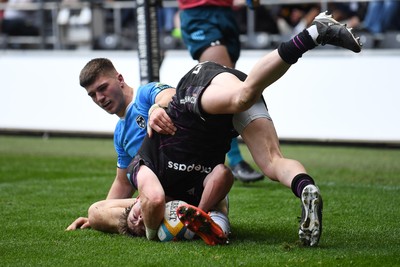 260425 - Ospreys v Dragons RFC - United Rugby Championship - Dan Edwards of Ospreys scores a try