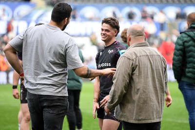 260425 - Ospreys v Dragons RFC - United Rugby Championship - Kieron Hardy of Ospreys  with family at full time