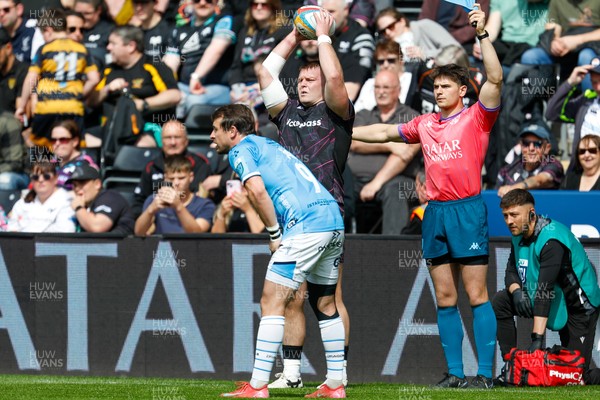 260425 - Ospreys v Dragons RFC - United Rugby Championship - Dewi Lake of Ospreys 