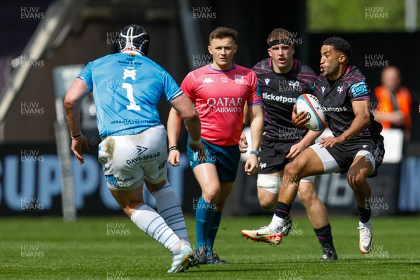 260425 - Ospreys v Dragons RFC - United Rugby Championship - Keelan Giles of Ospreys