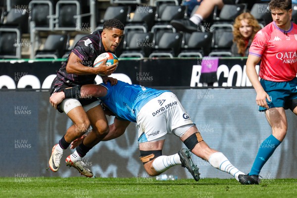 260425 - Ospreys v Dragons RFC - United Rugby Championship - Keelan Giles of Ospreys