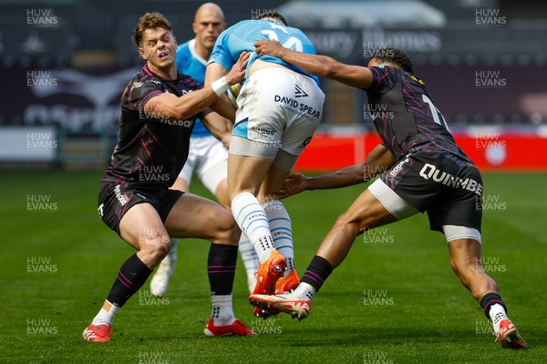 260425 - Ospreys v Dragons RFC - United Rugby Championship - Harry Rees-Weldon of Dragons is tackled by Jack Walsh of Ospreys