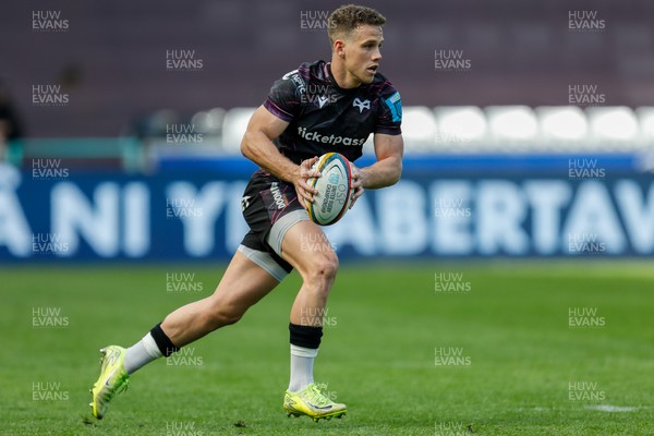 260425 - Ospreys v Dragons RFC - United Rugby Championship - Kieran Hardy of Ospreys