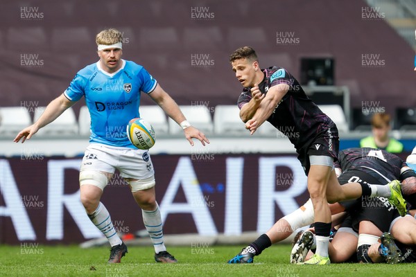 260425 - Ospreys v Dragons RFC - United Rugby Championship - Kieran Hardy of Ospreys
