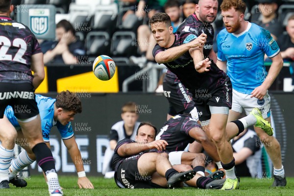 260425 - Ospreys v Dragons RFC - United Rugby Championship - Kieran Hardy of Ospreys