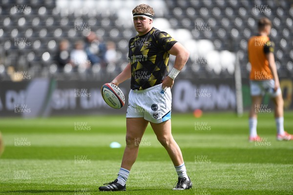 260425 - Ospreys v Dragons RFC - United Rugby Championship - Brodie Coughlan of Dragons