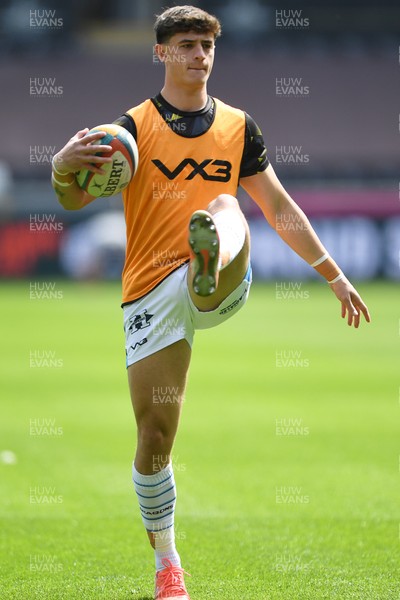260425 - Ospreys v Dragons RFC - United Rugby Championship - Che Hope of Dragons